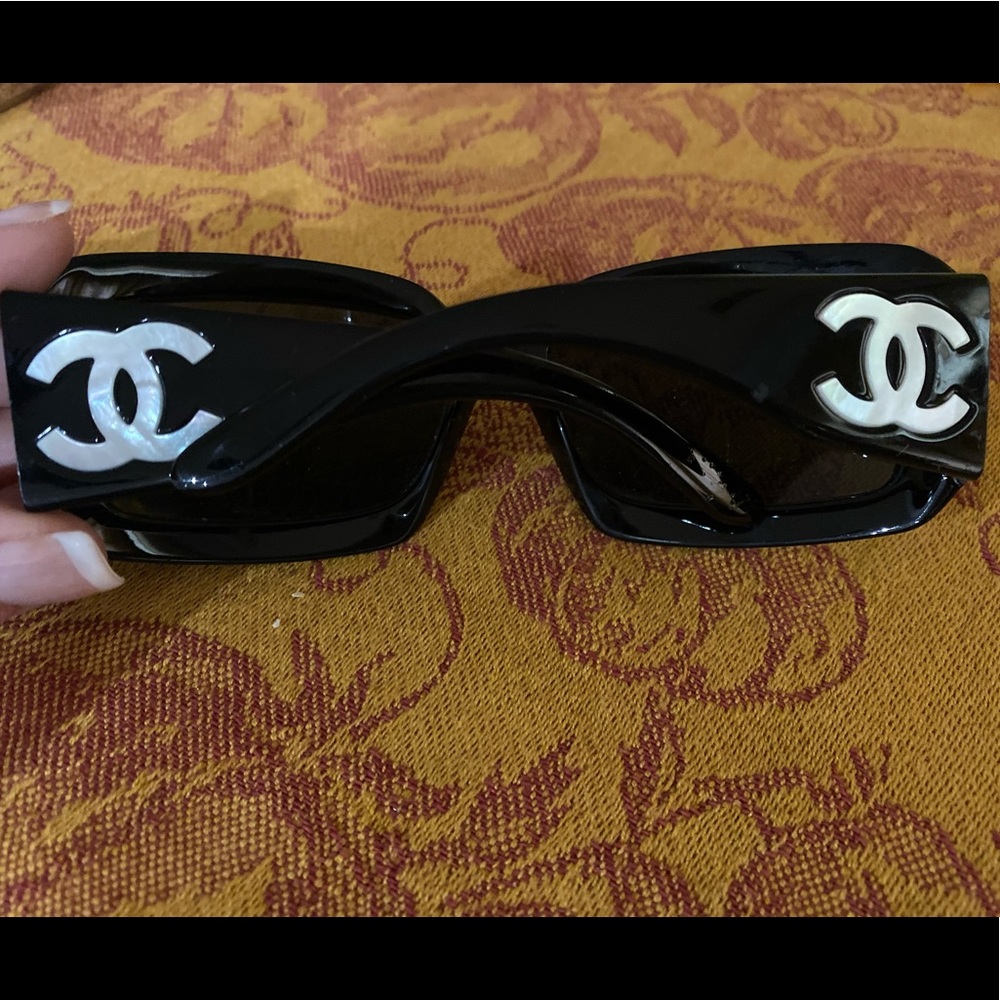 CHANEL Sunglasses